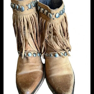 LIBERTY BLACK SNIP TOE FRINGE COWBOY BROWN SHORT WOMEN’S BOOTS SIZE 10